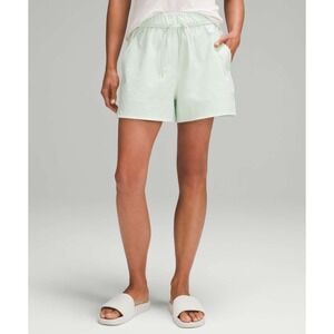 Lululemon Cinchable Waist Short Kohlrabi Green Drawstring Elastic Athletic Large